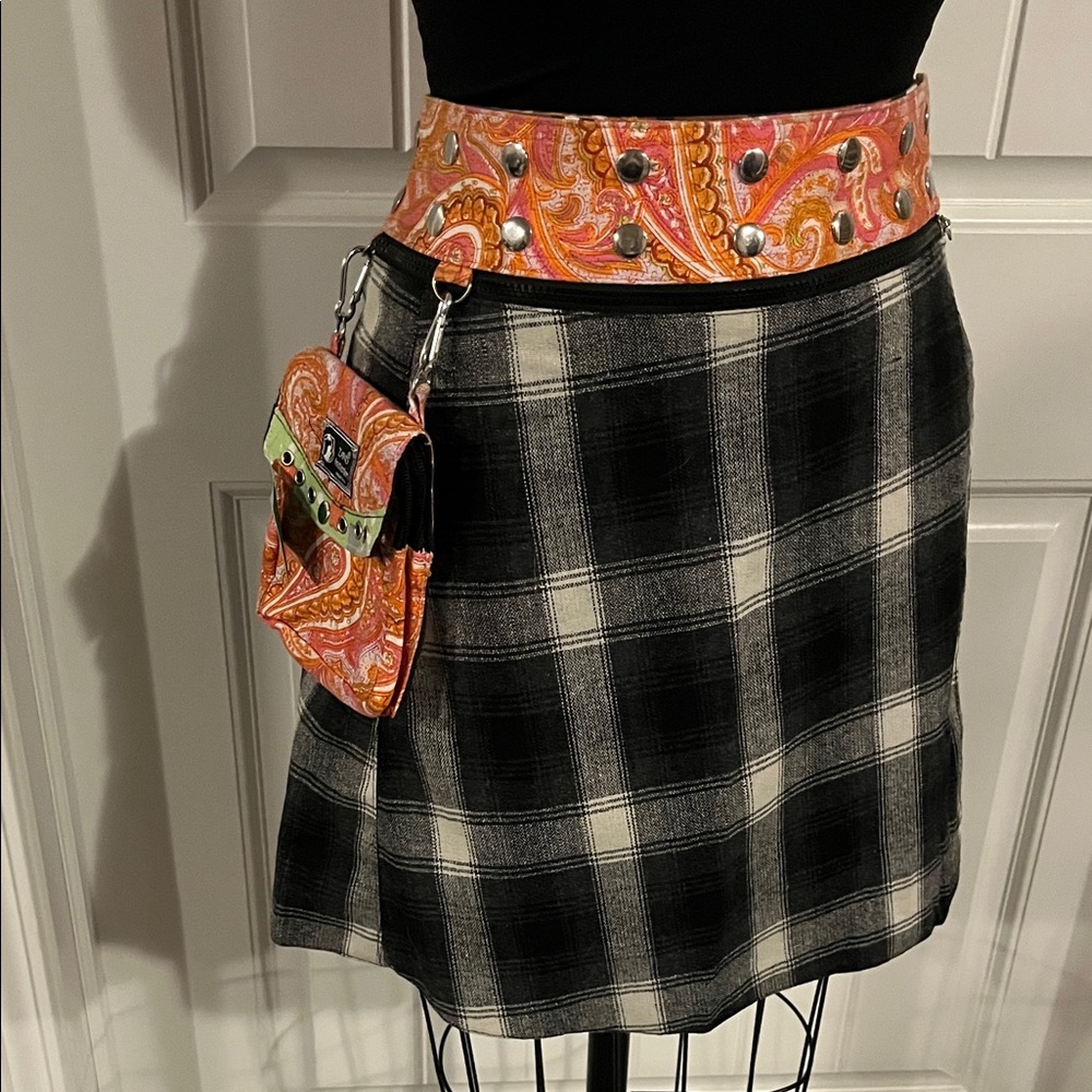 Stylish Plaid Midi Skirt with Paisley Accent
